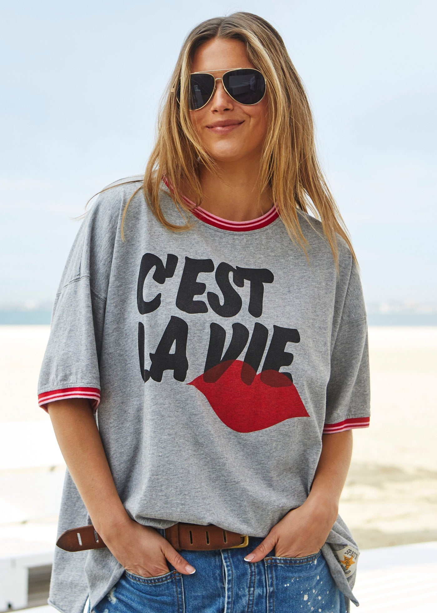 CEST LA VIE TEE - GREY MARLE