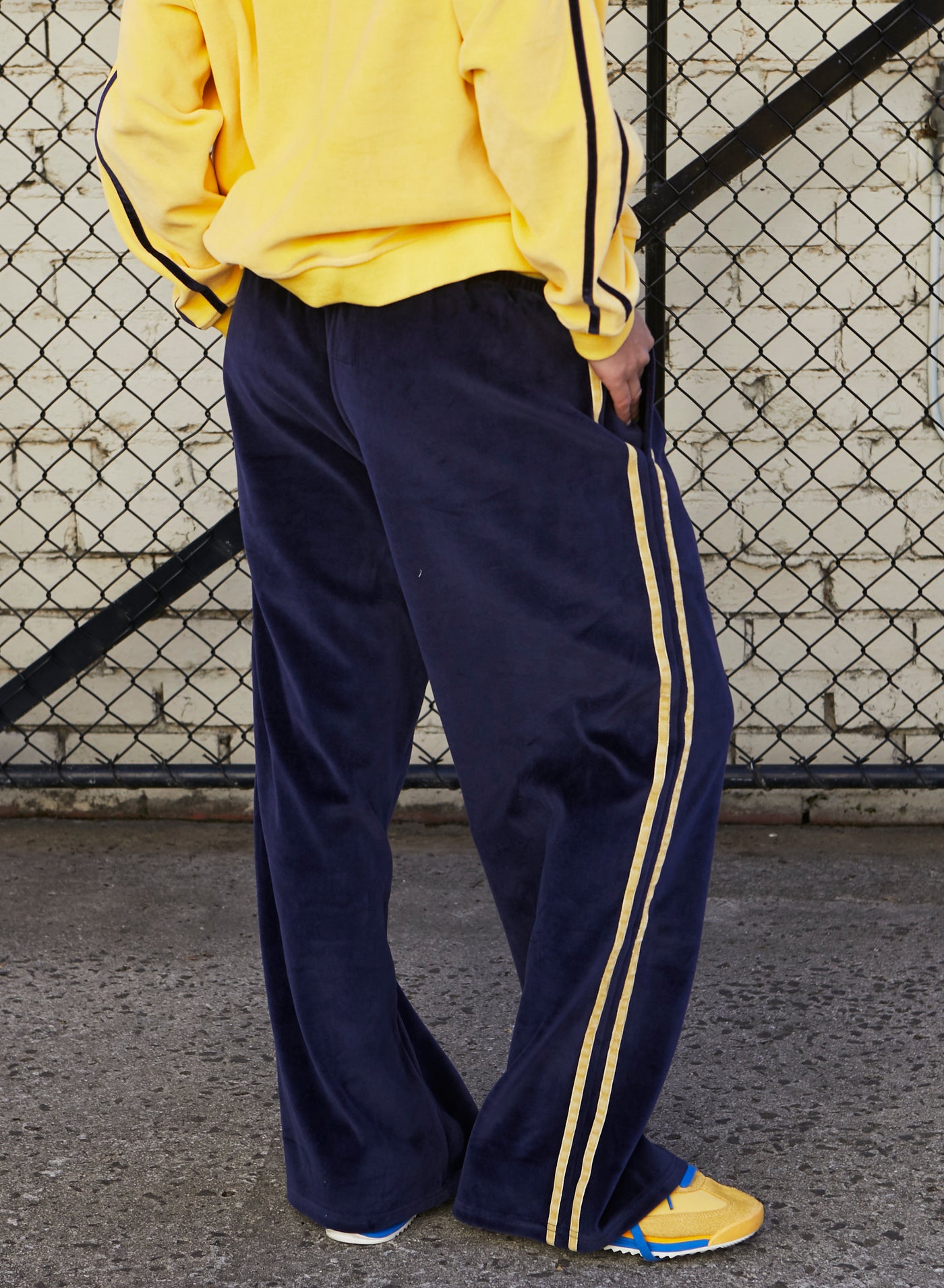 URBAN VELOUR PANT - NAVY/YELLOW