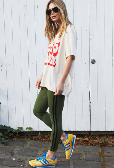 VARSITY LEGGING - KHAKI/BLACK