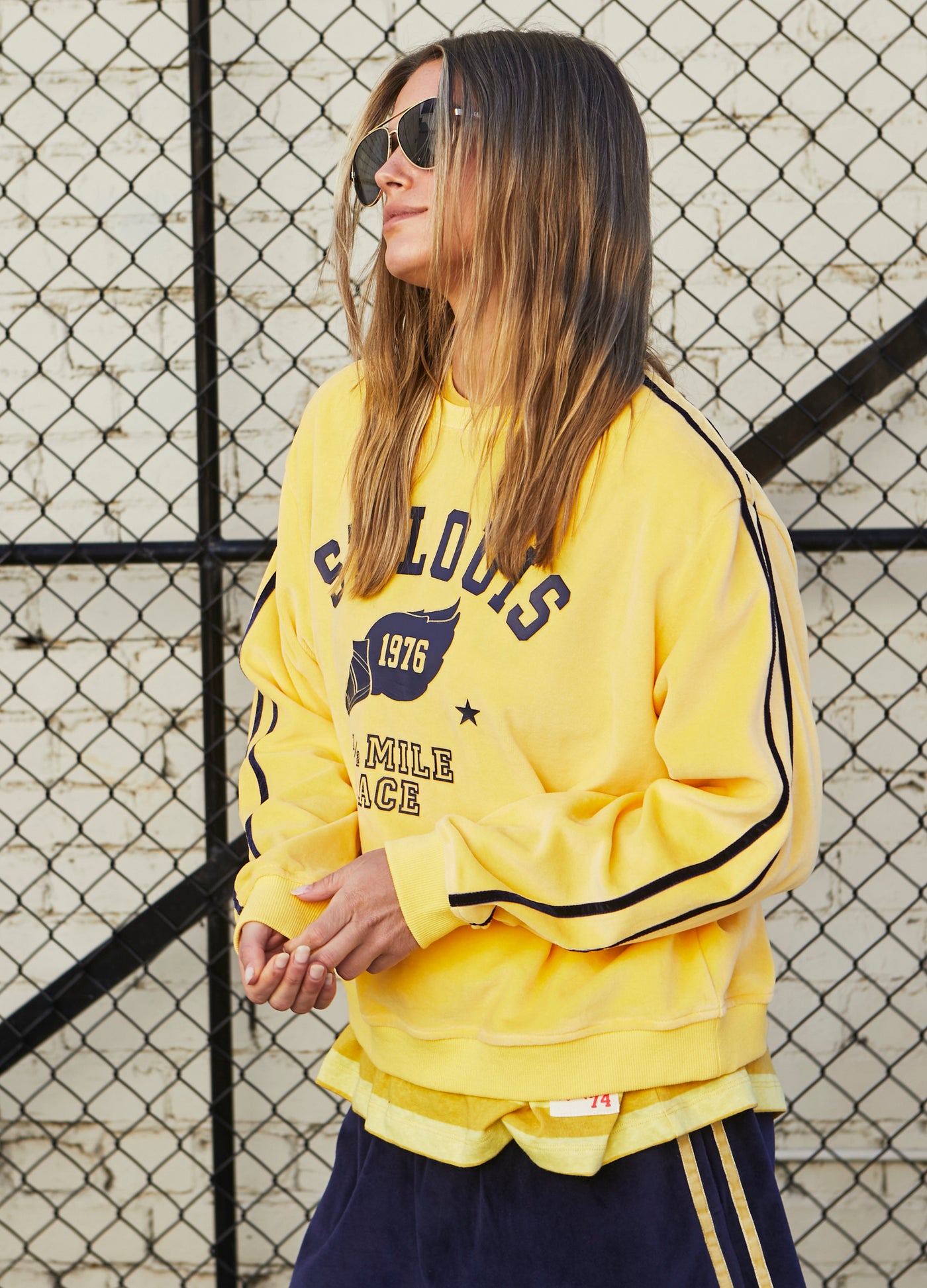 URBAN VELOUR SWEAT - LEMON/NAVY