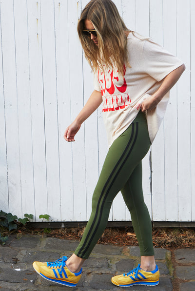 VARSITY LEGGING - KHAKI/BLACK