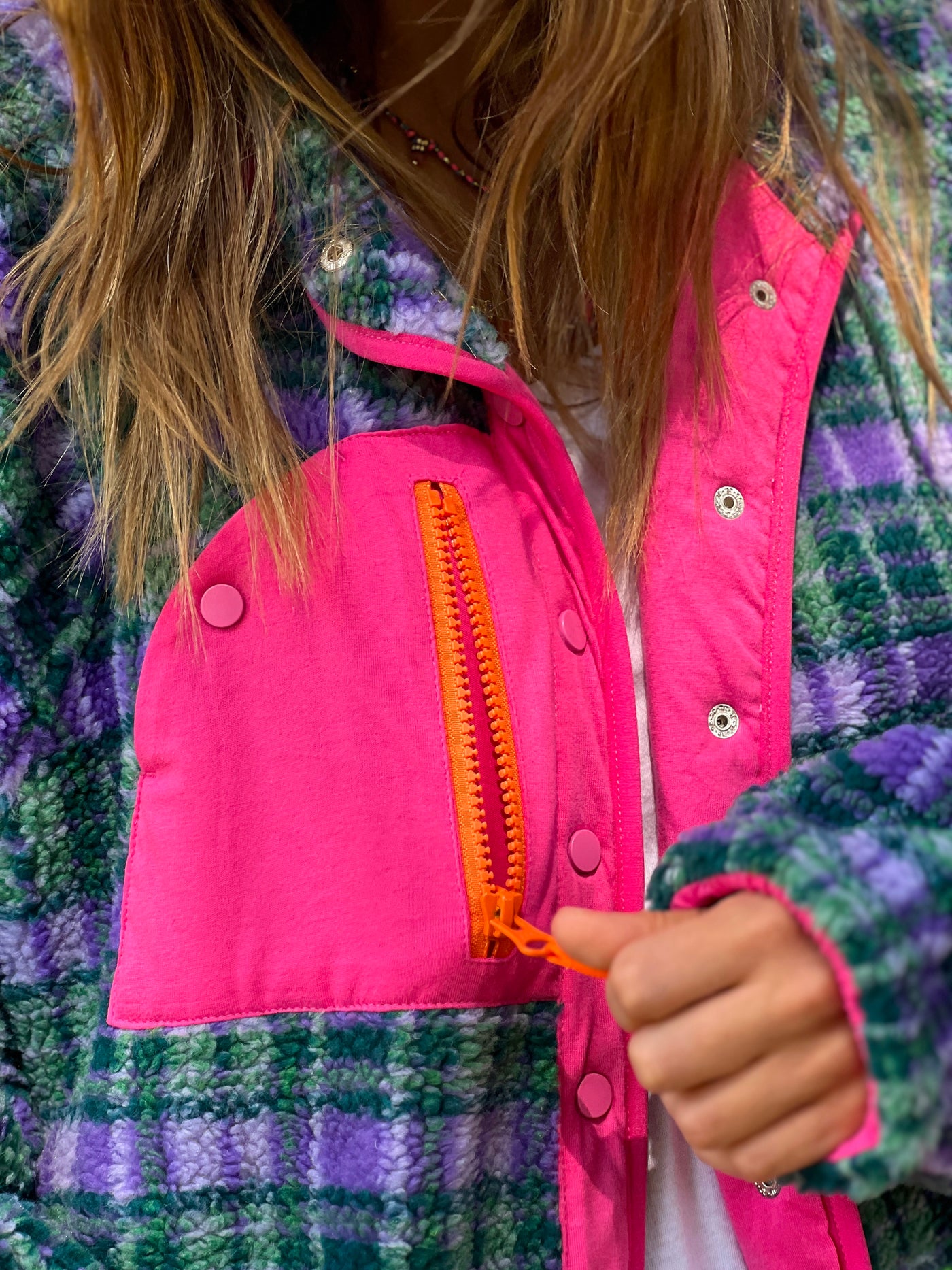 Hammill & Co Snugly and warm, our new check jacket has a soft jersey lining for extra comfort.
Features contrast zippers, contrast front placket and patch pocket, lined in jersey, stand up collar and longer length.