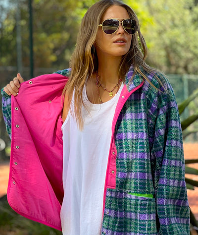 Hammill & Co Snugly and warm, our new check jacket has a soft jersey lining for extra comfort.
Features contrast zippers, contrast front placket and patch pocket, lined in jersey, stand up collar and longer length.