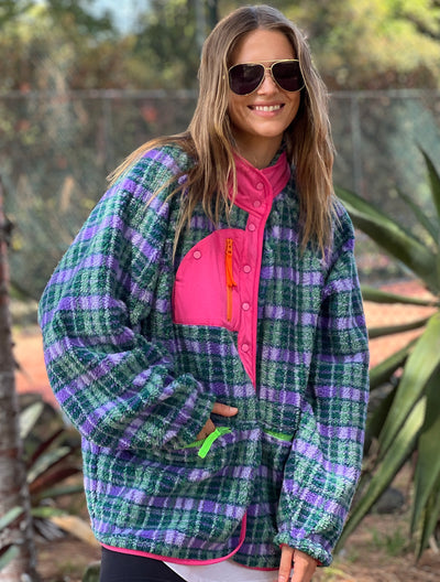 Hammill & Co Snugly and warm, our new check jacket has a soft jersey lining for extra comfort.
Features contrast zippers, contrast front placket and patch pocket, lined in jersey, stand up collar and longer length.