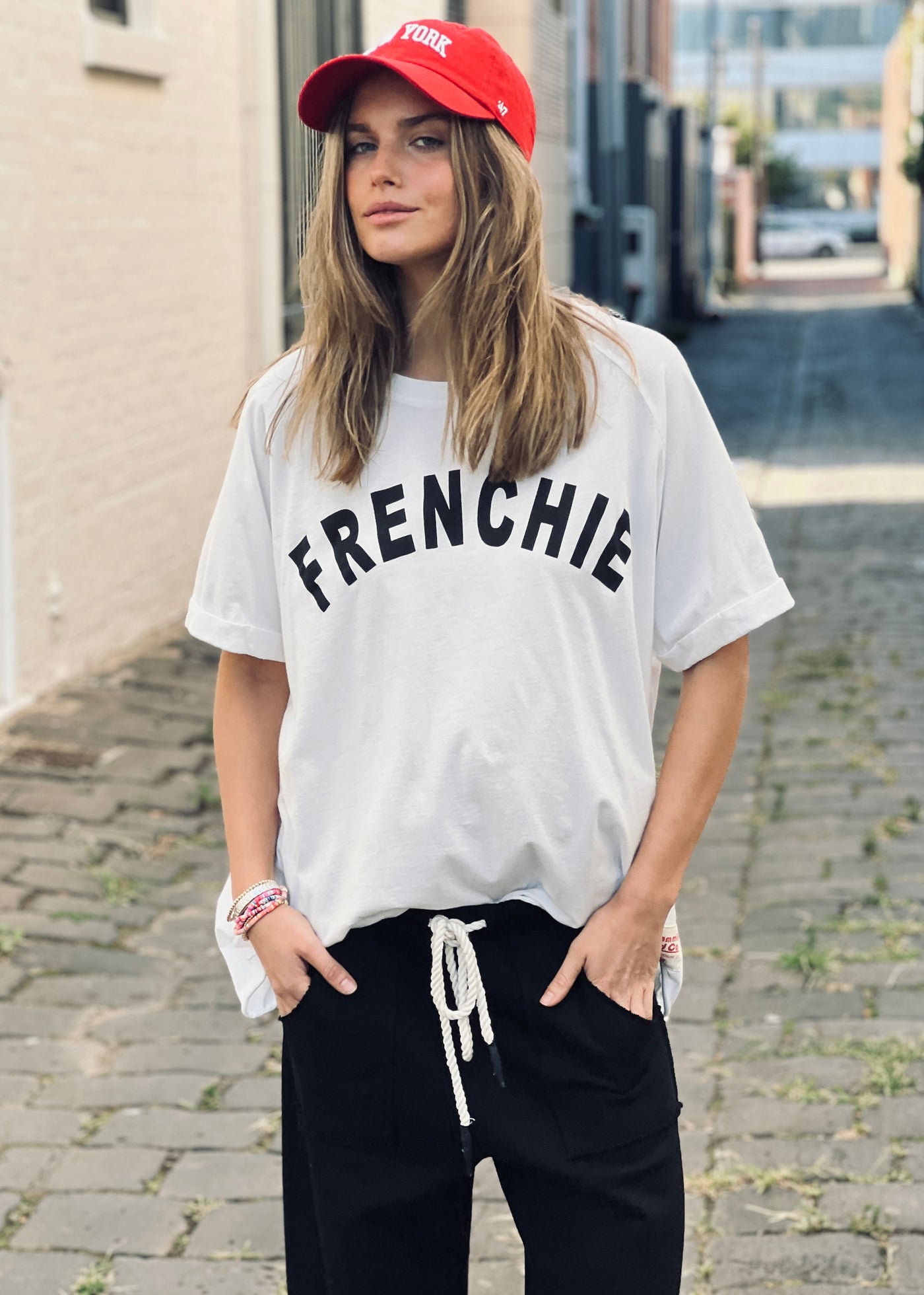 Relaxed Hammill & Co tee is slouchy and oversized with drop raglan sleeves and raw cut hem!
Flattering round crew neck and cuffed sleeves with Frenchie print on the front.