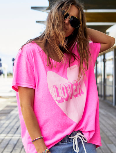 VINTAGE WASH LOVER  HEART TEE - HOT PINK