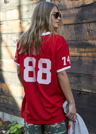 VARSITY DREAMER MESH TEE - RED
