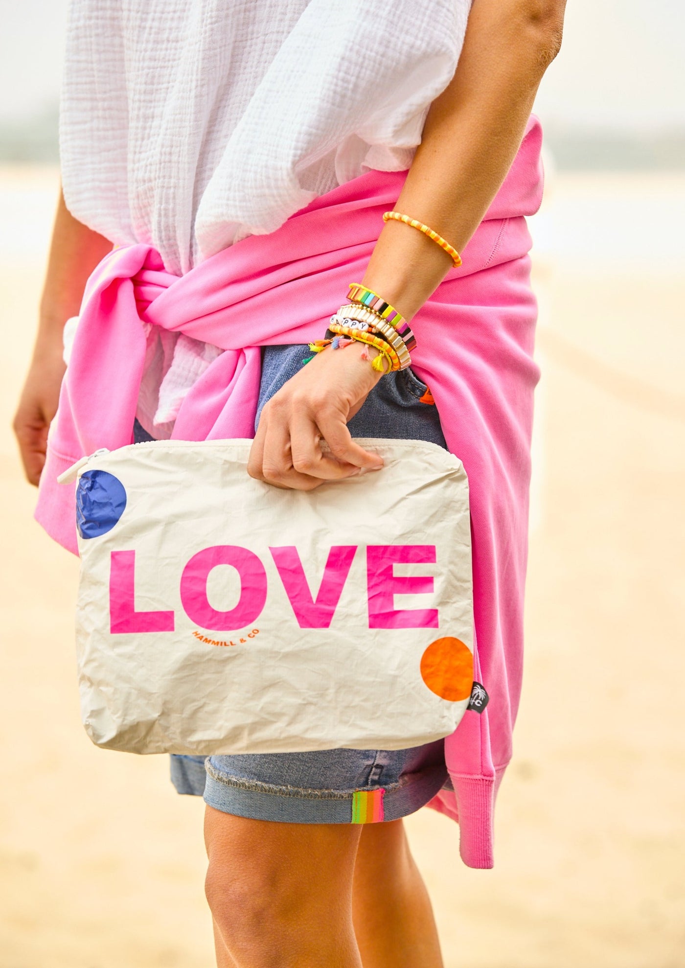 BAG: LOVE WHITE POUCH