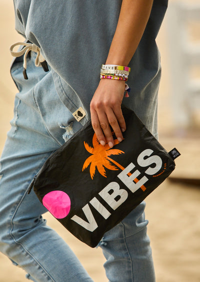 BAG: VIBES BLACK POUCH