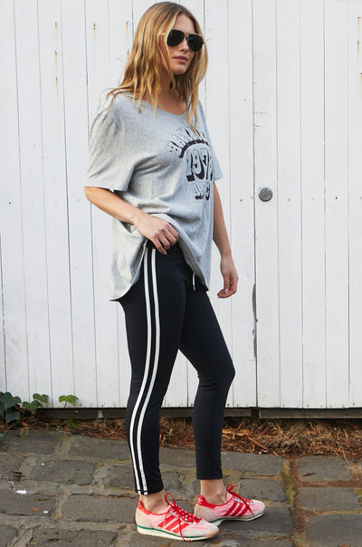 HAMMILL LOGO  V-NECK TEE - GREY MARLE