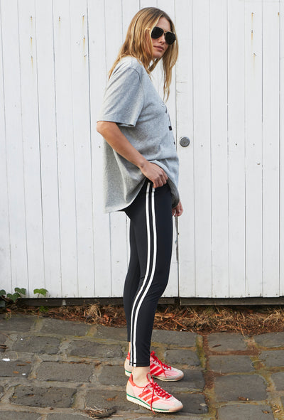 VARSITY LEGGING - BLACK